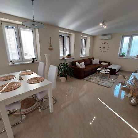 Frastak Apartment Hlohovec Dış mekan fotoğraf