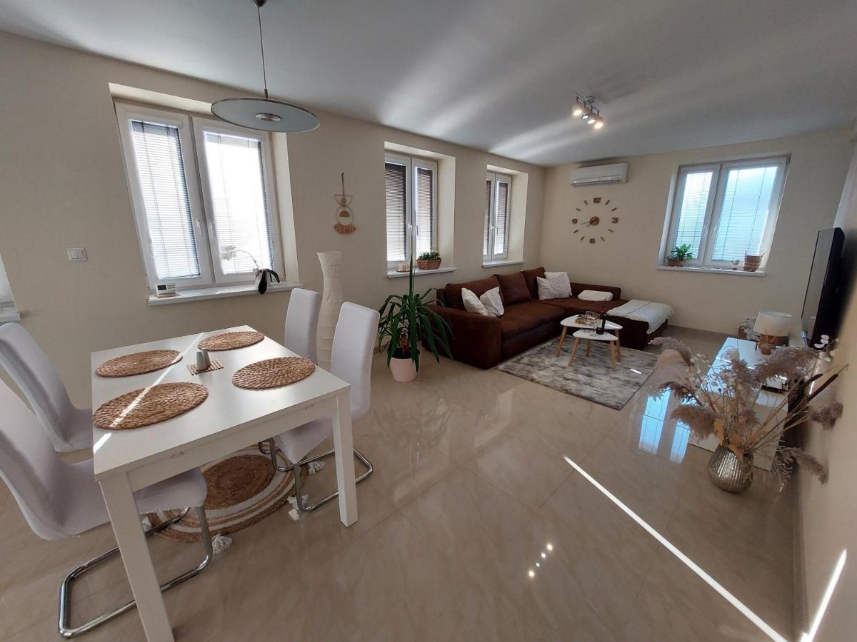 Frastak Apartment Hlohovec Dış mekan fotoğraf